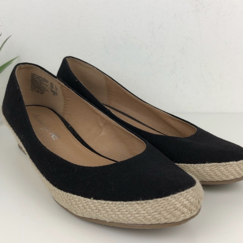 American Eagle Black Fabric Textile Low Wedge Espadrilles, Size 9.